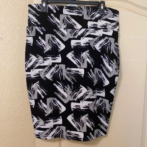 LuLaRoe Cassie Large, Black/Gray/White